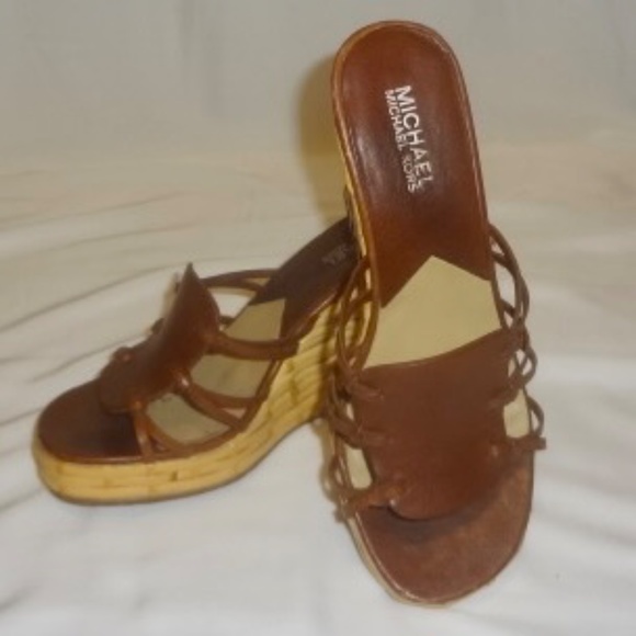 Michael Kors Santorini Knotted Slide - Picture 7 of 9